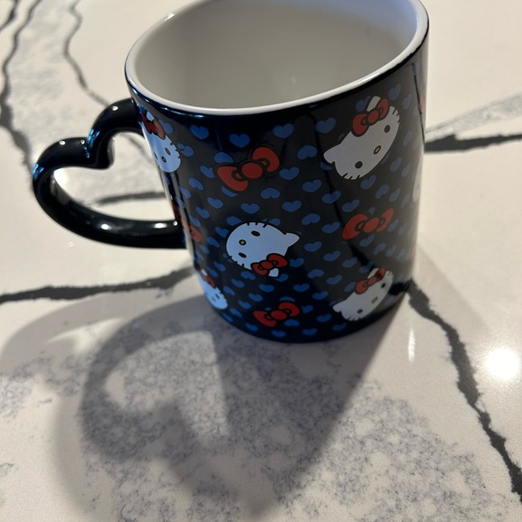 Hello Kitty Valentines Day Cup by Sanrio ❤️ - Picture 4 of 6